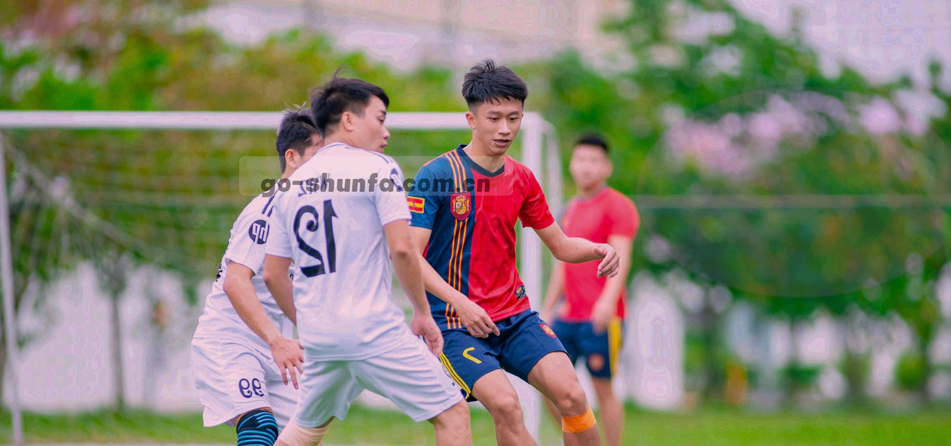 现代娱乐场景与山东地标结合——用户轻松享受娱乐时光